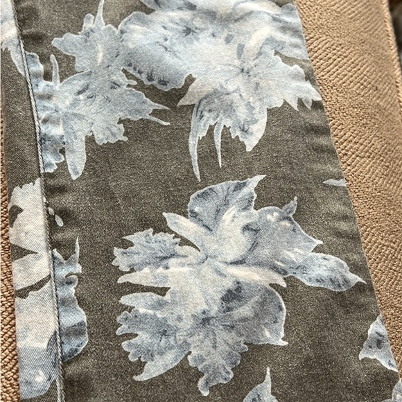 Like New Lili Gaufrette Pants- 2t - Picture 2 of 4